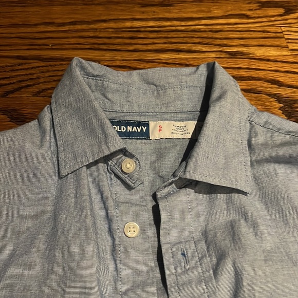 Old navy light blue button down - Picture 4 of 4